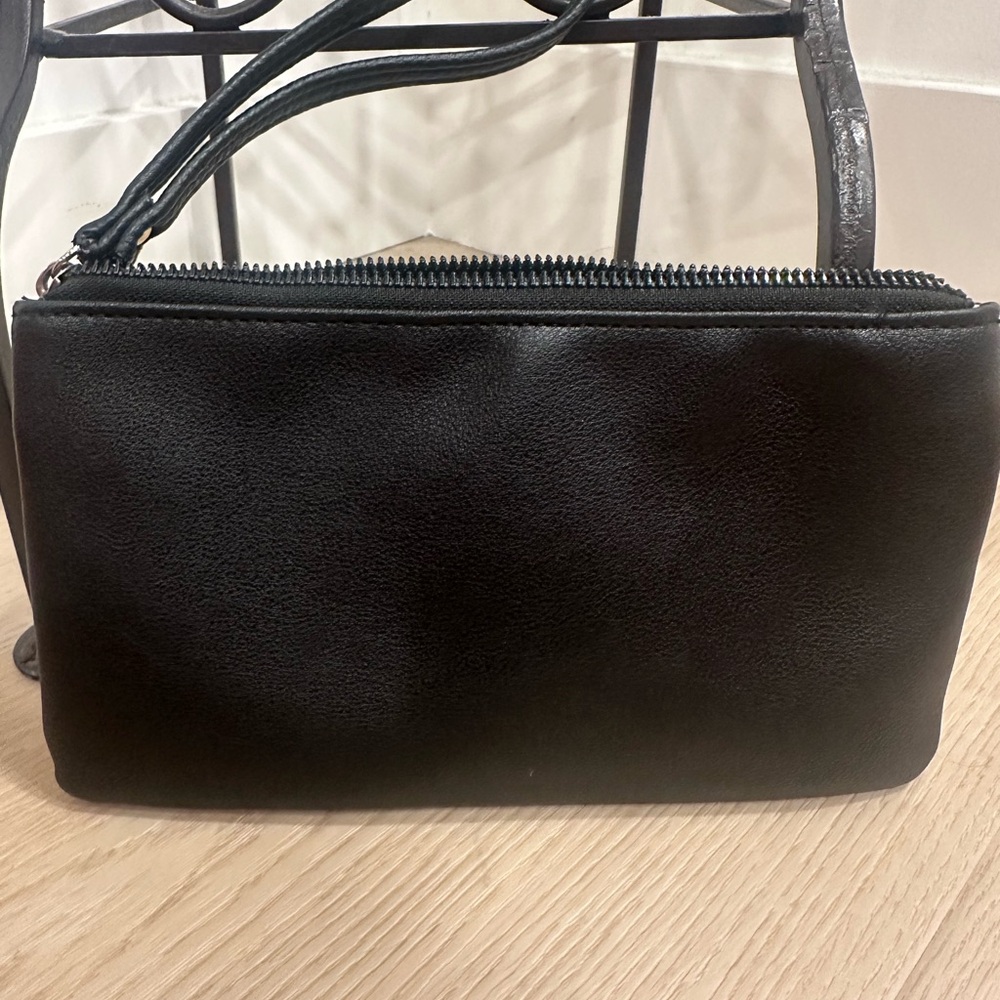 Juicy Couture Black Wristlet with Pink Logo - Picture 7 of 7